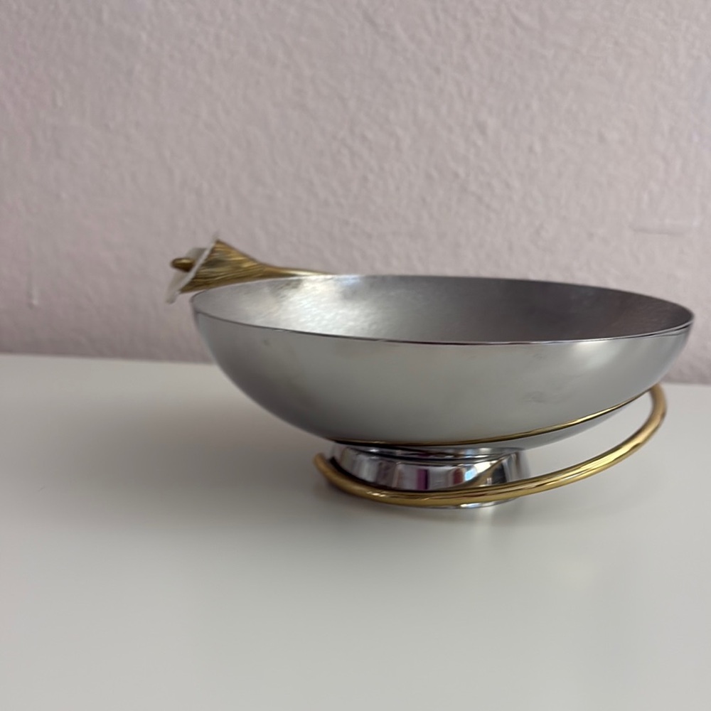 Michael Aram Galla Lily Nut Dish - Picture 5 of 5